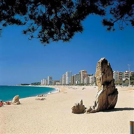 Apartman Beautiful Apartment, Swimming Pool And 2